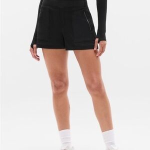 NWT Athleta Trekkie North Shorts Black Size 6 4” Inseam